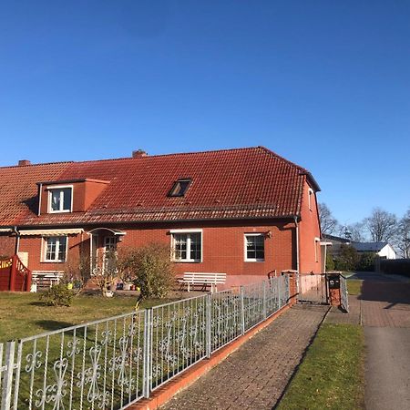 Gasthaus Am Schloss Karlsburg Exterior foto